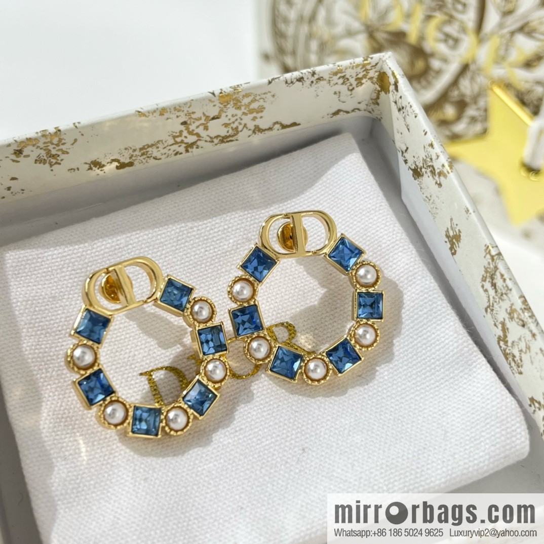 New ☑️ DIOR Dior CD square diamond stud earrings
