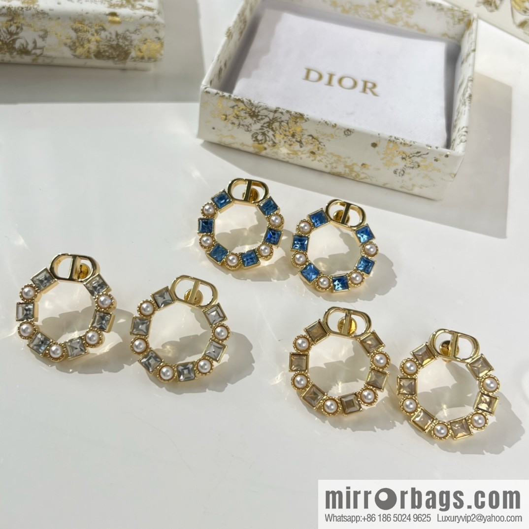 New ☑️ DIOR Dior CD square diamond stud earrings