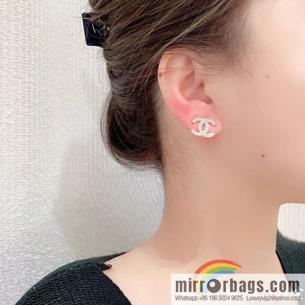 New ☑️ CHANEL Chanel double c pearl stud earrings