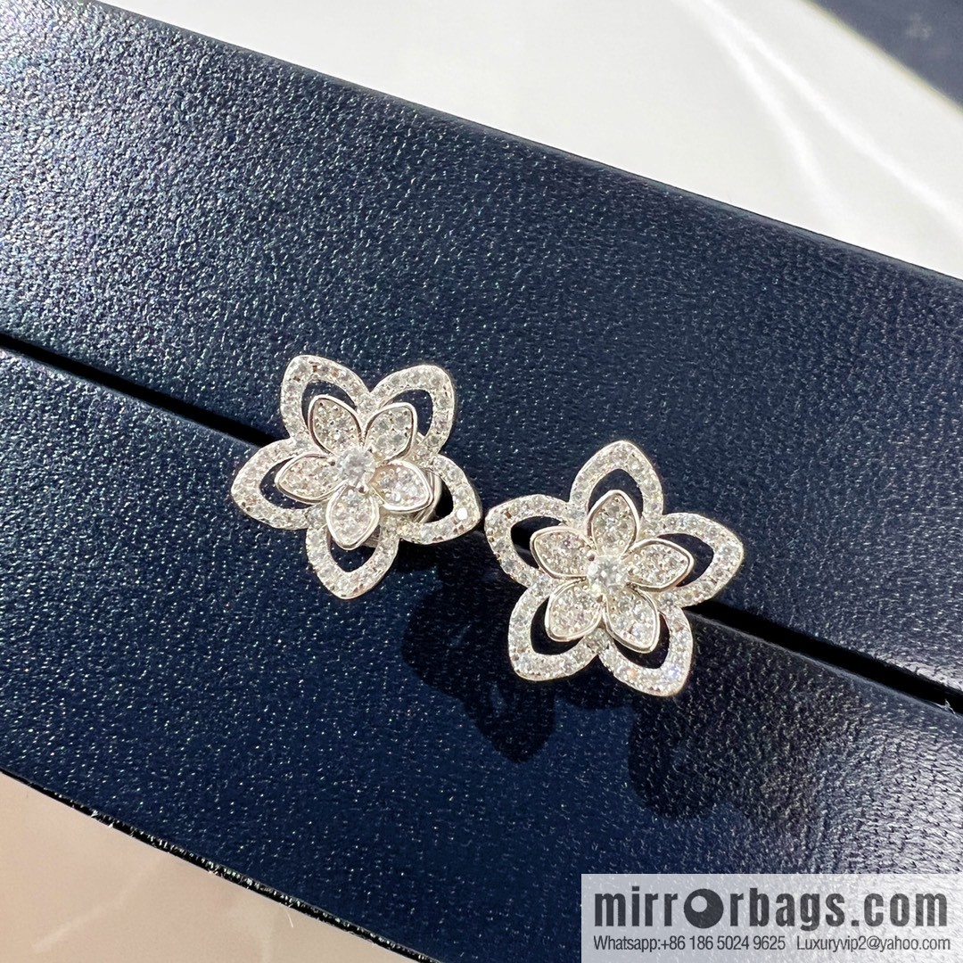 GRAFF Graff flower necklace stud earrings