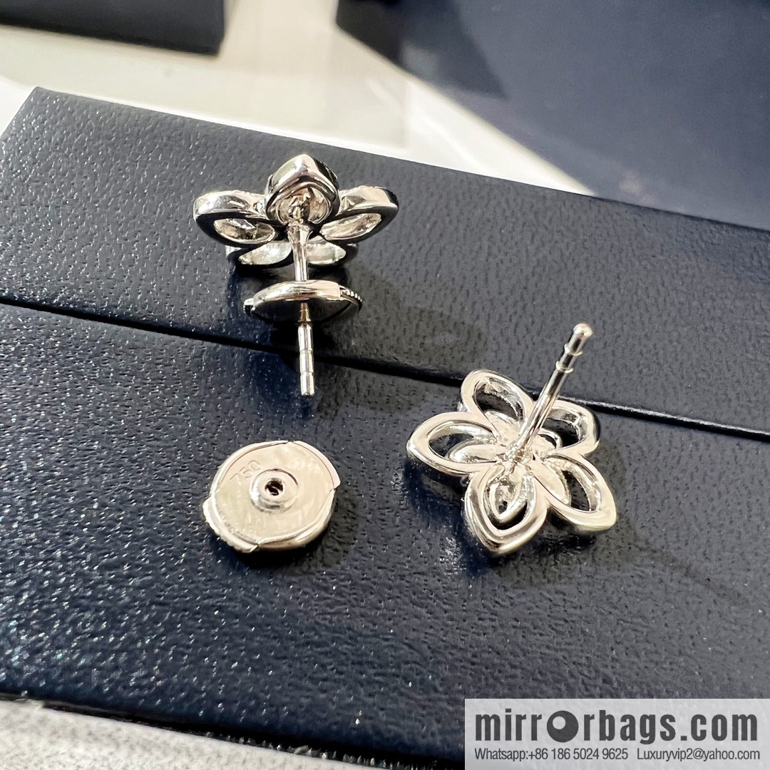 GRAFF Graff flower necklace stud earrings