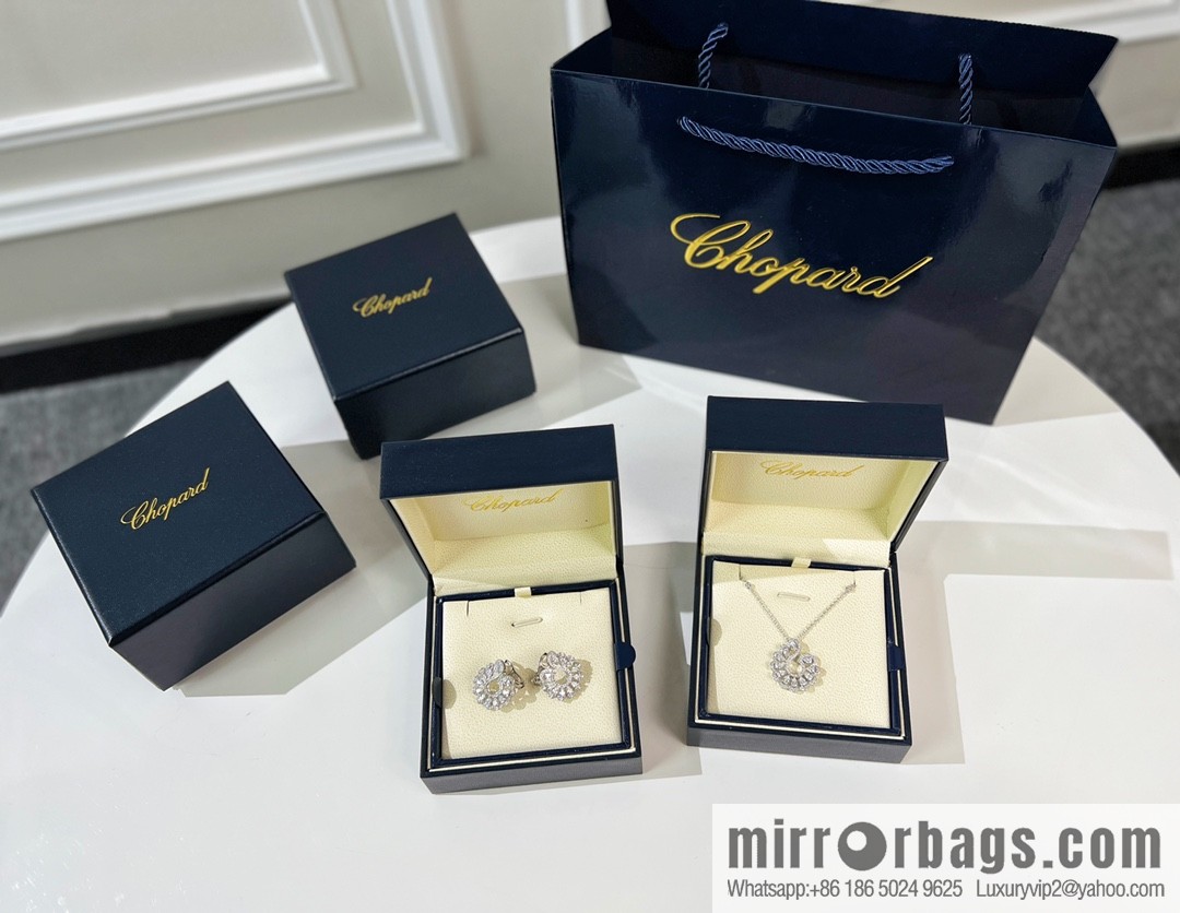 Chopard PRECIOUS LACE VAGUE lace necklace earshot
