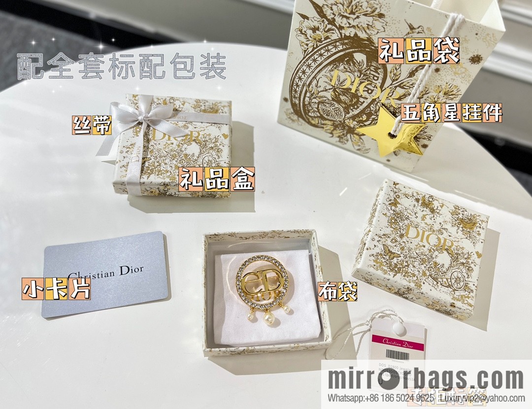 New ☑️ DIOR Dior CD pearl brooch