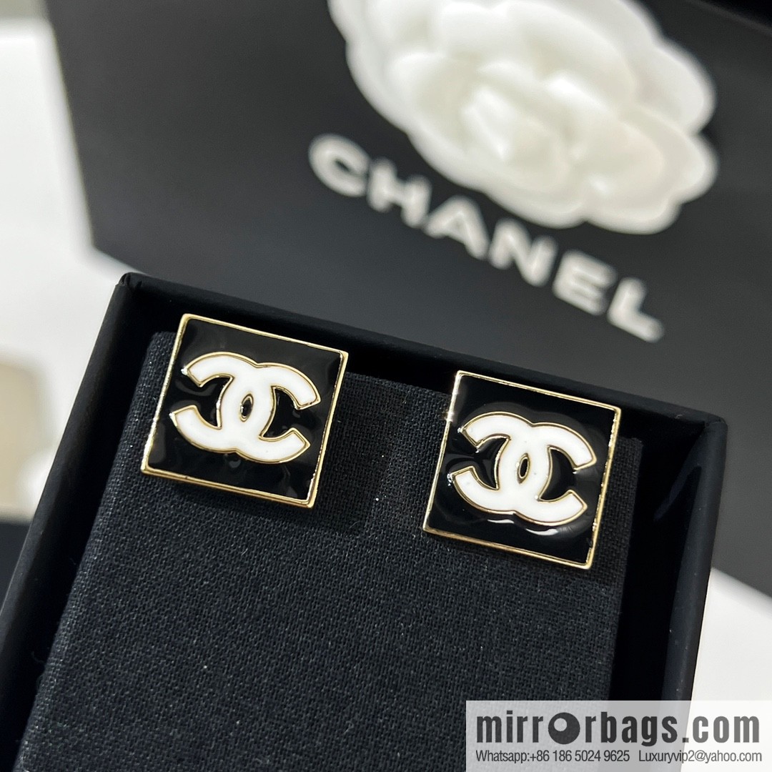 New ☑️ CHANEL Chanel double c square stud earrings