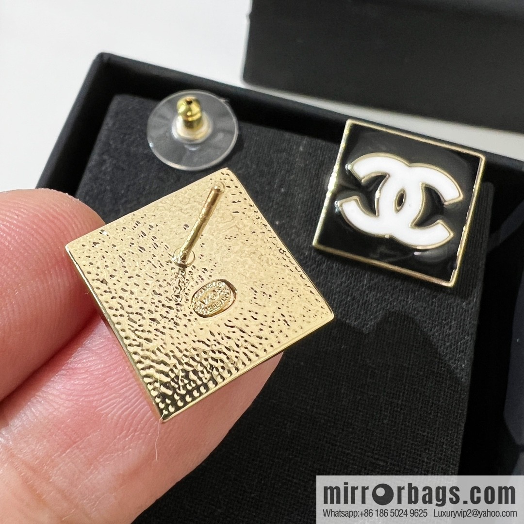 New ☑️ CHANEL Chanel double c square stud earrings