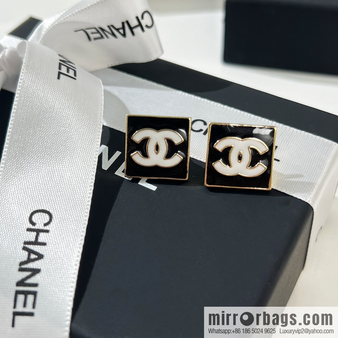 New ☑️ CHANEL Chanel double c square stud earrings