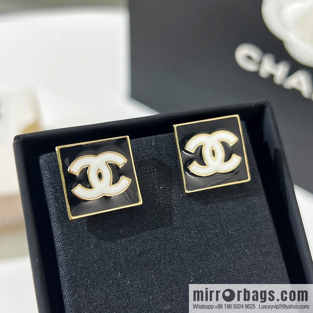 New ☑️ CHANEL Chanel double c square stud earrings