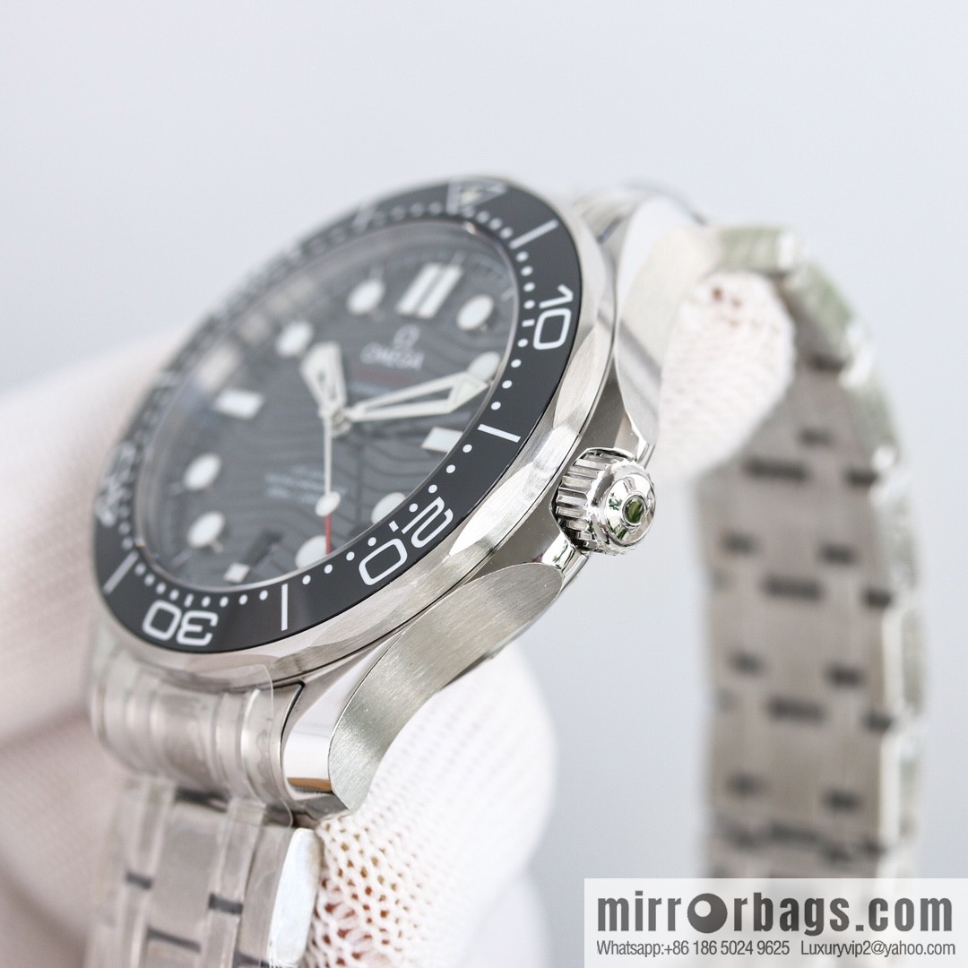Omega 2022 new green seahorse with double T black balance wheel 8800 movement, 42mm