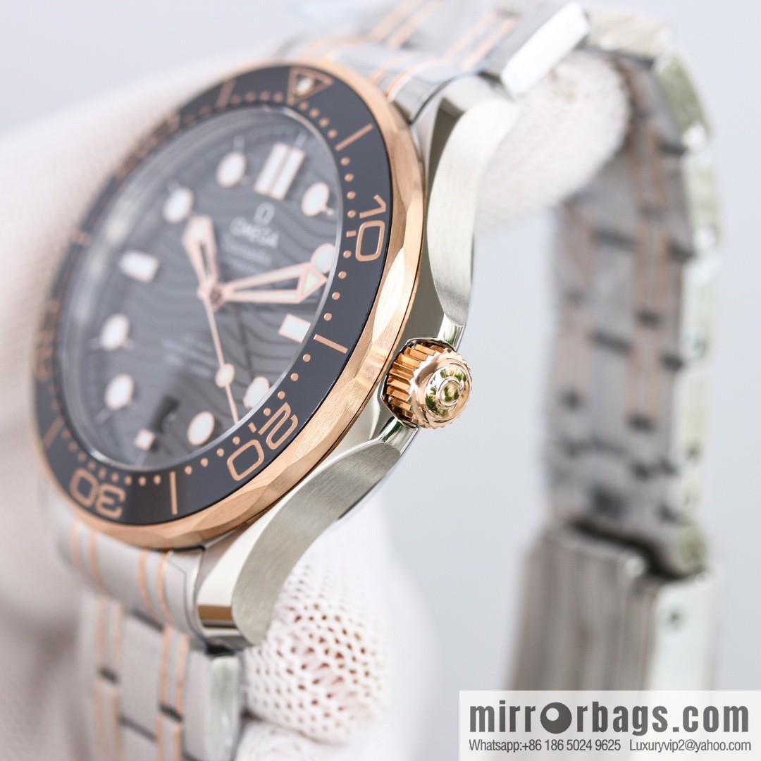 Omega 2022 new green seahorse with double T black balance wheel 8800 movement, 42mm