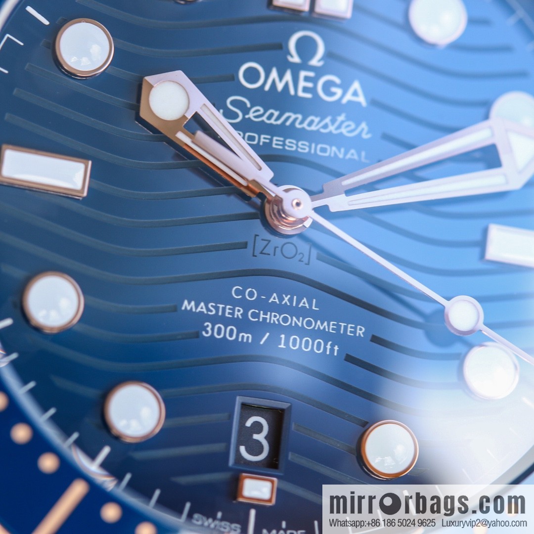 Omega 2022 new green seahorse with double T black balance wheel 8800 movement, 42mm