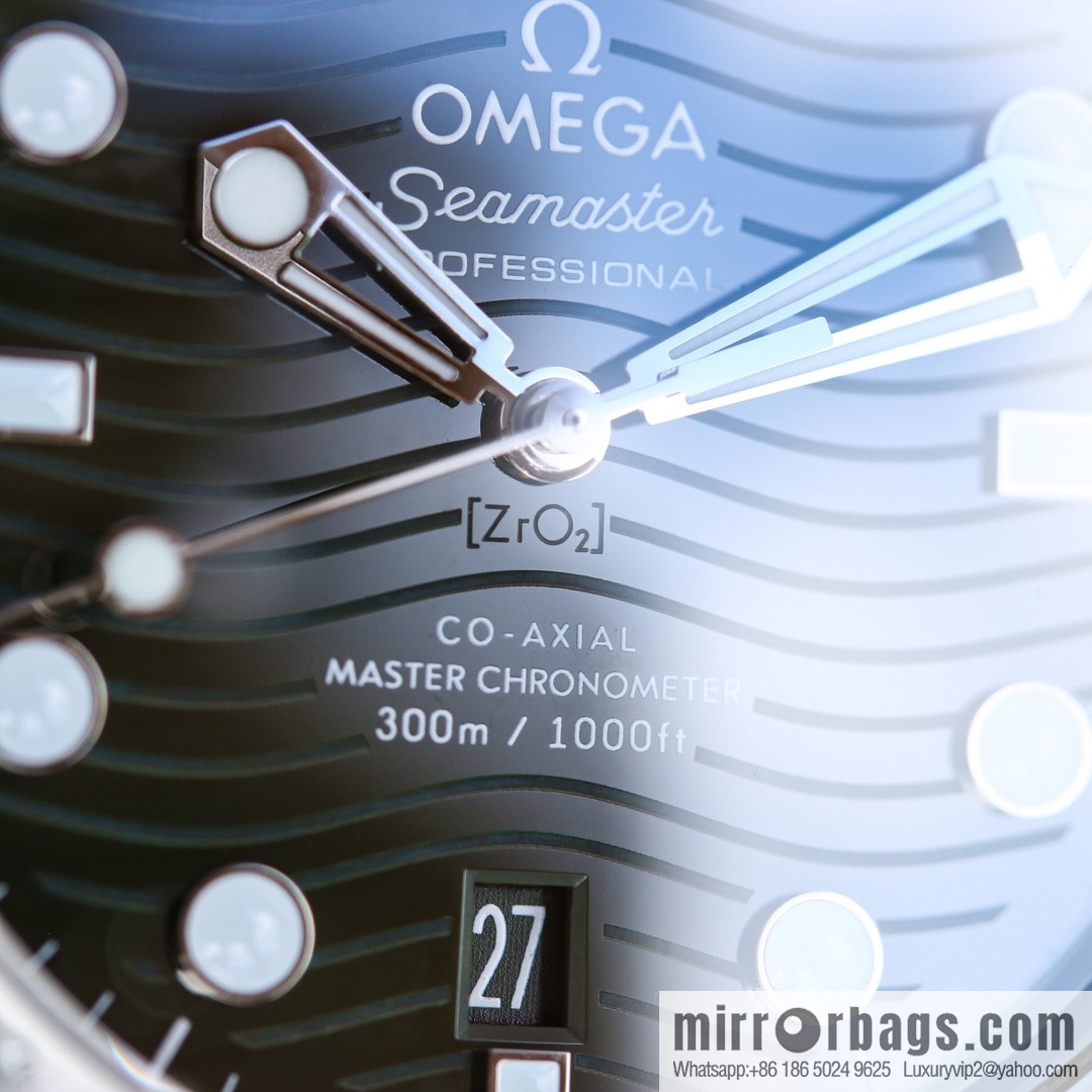 Omega 2022 new green seahorse with double T black balance wheel 8800 movement, 42mm