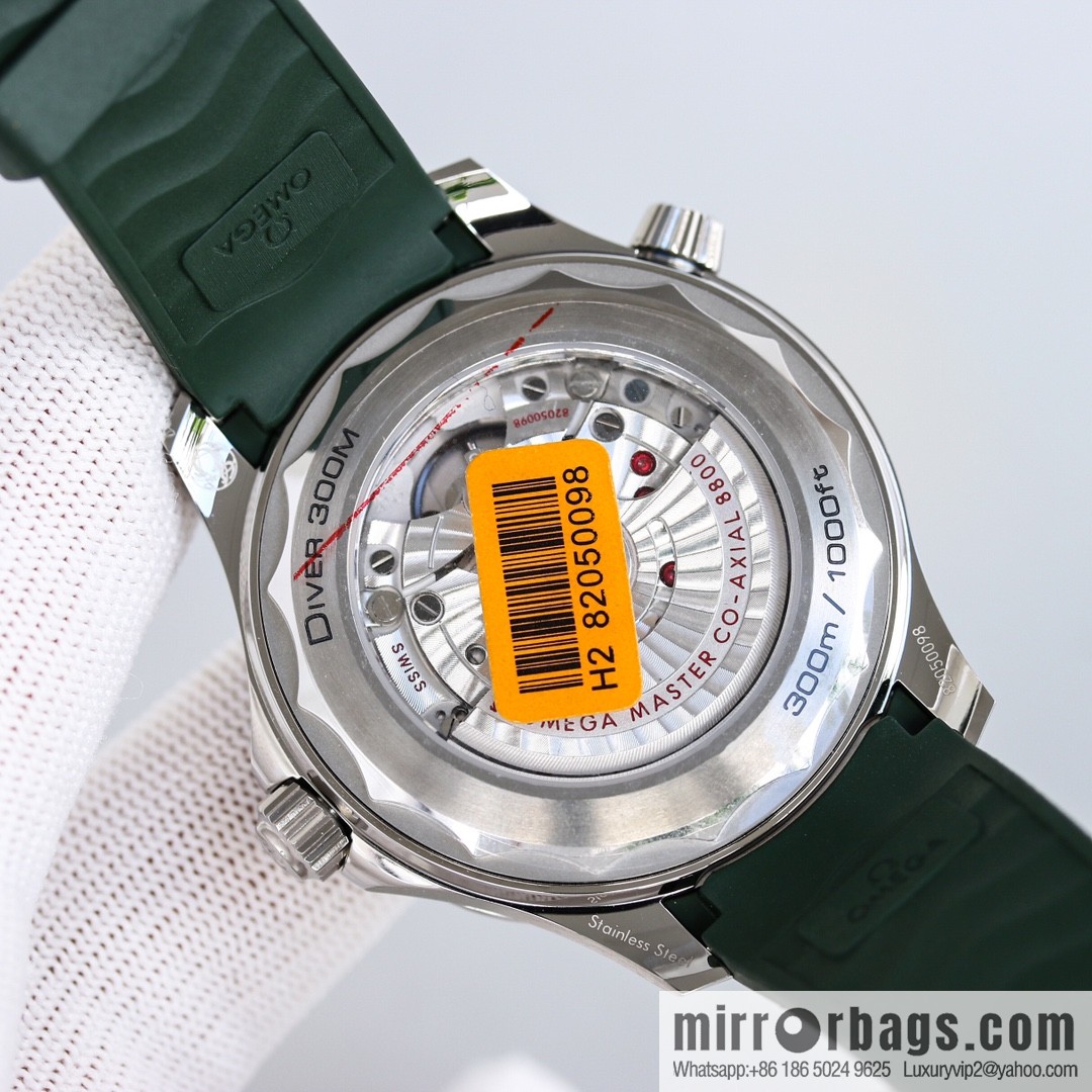 Omega 2022 new green seahorse with double T black balance wheel 8800 movement, 42mm