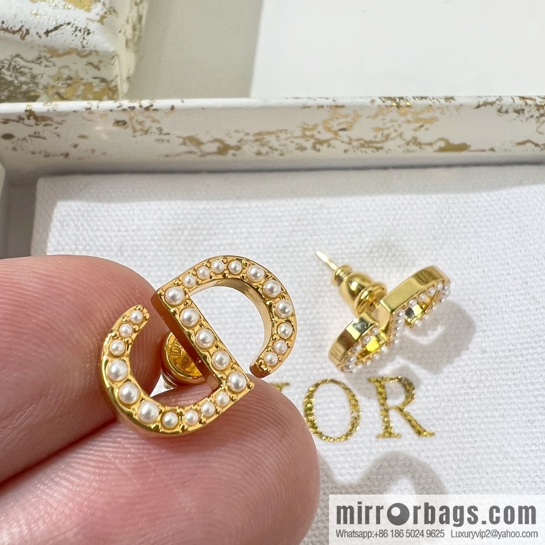Image source, new ☑️ DIOR Dior CD pearl stud earrings