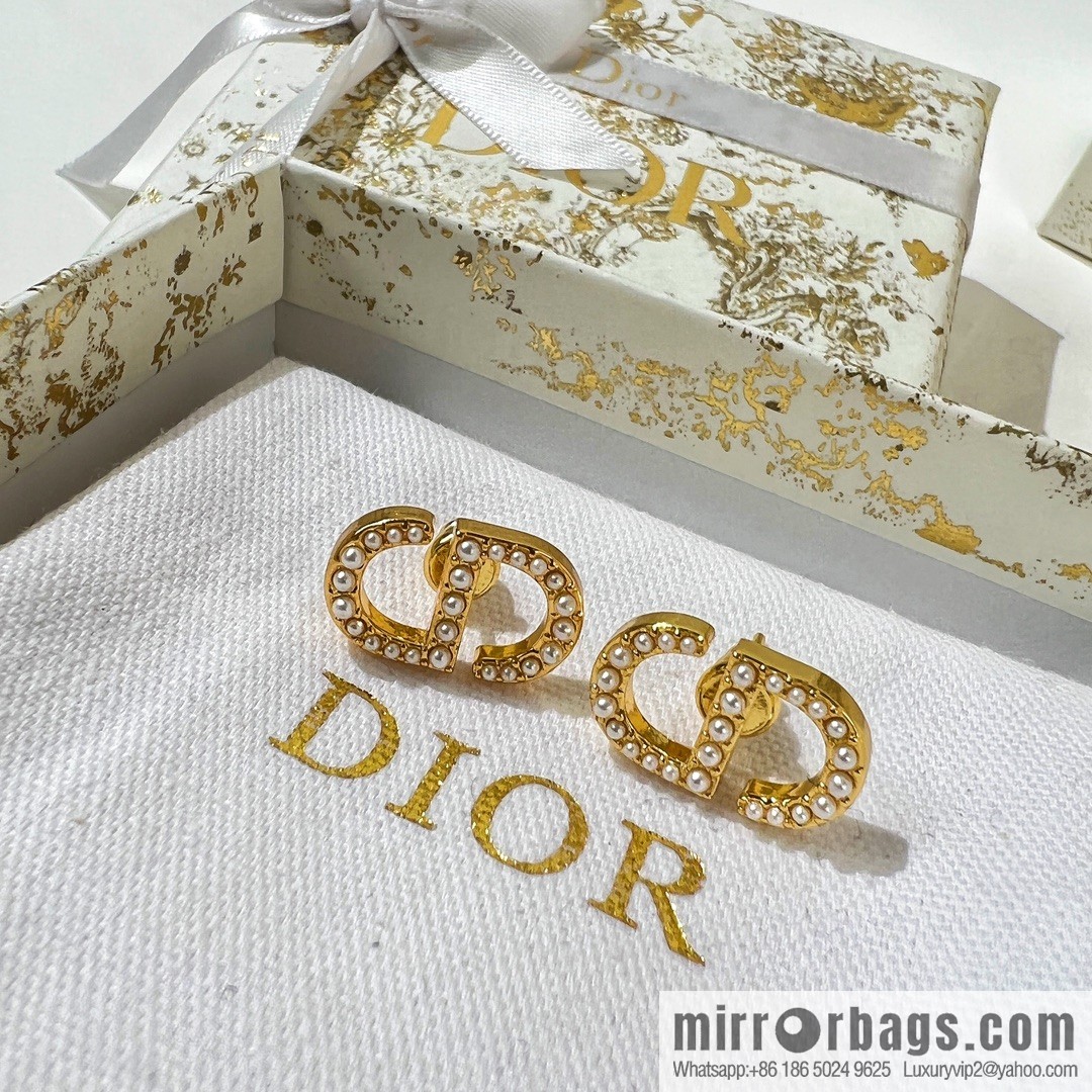 Image source, new ☑️ DIOR Dior CD pearl stud earrings