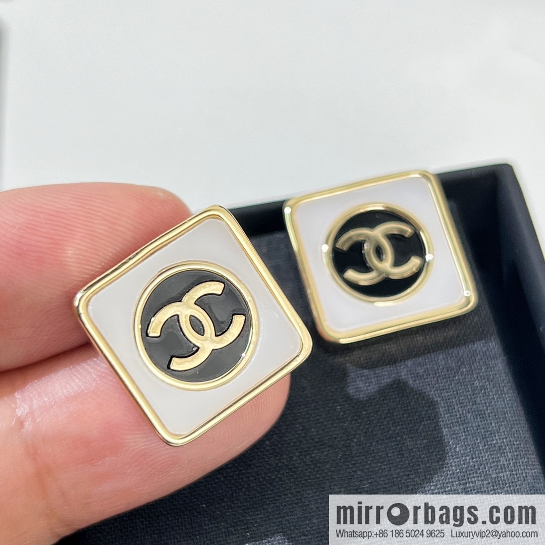 New ☑️ CHANEL Chanel double c square stud earrings