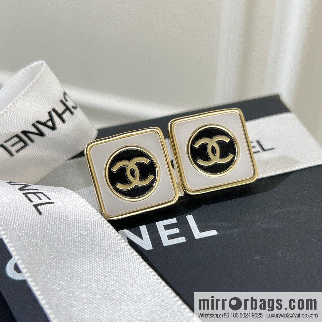 New ☑️ CHANEL Chanel double c square stud earrings