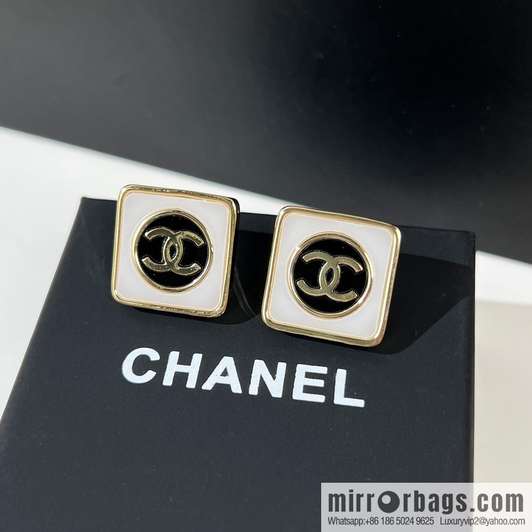 New ☑️ CHANEL Chanel double c square stud earrings