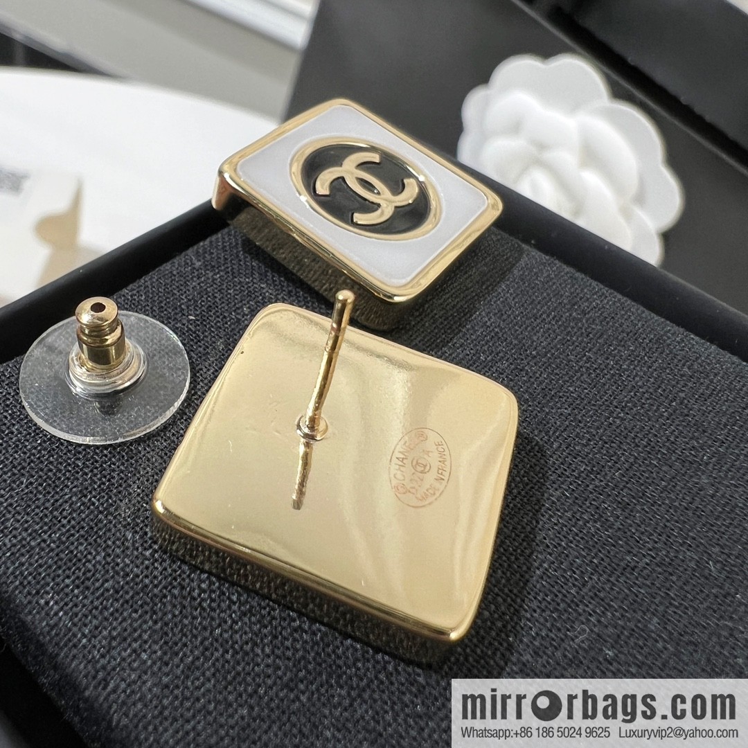 New ☑️ CHANEL Chanel double c square stud earrings