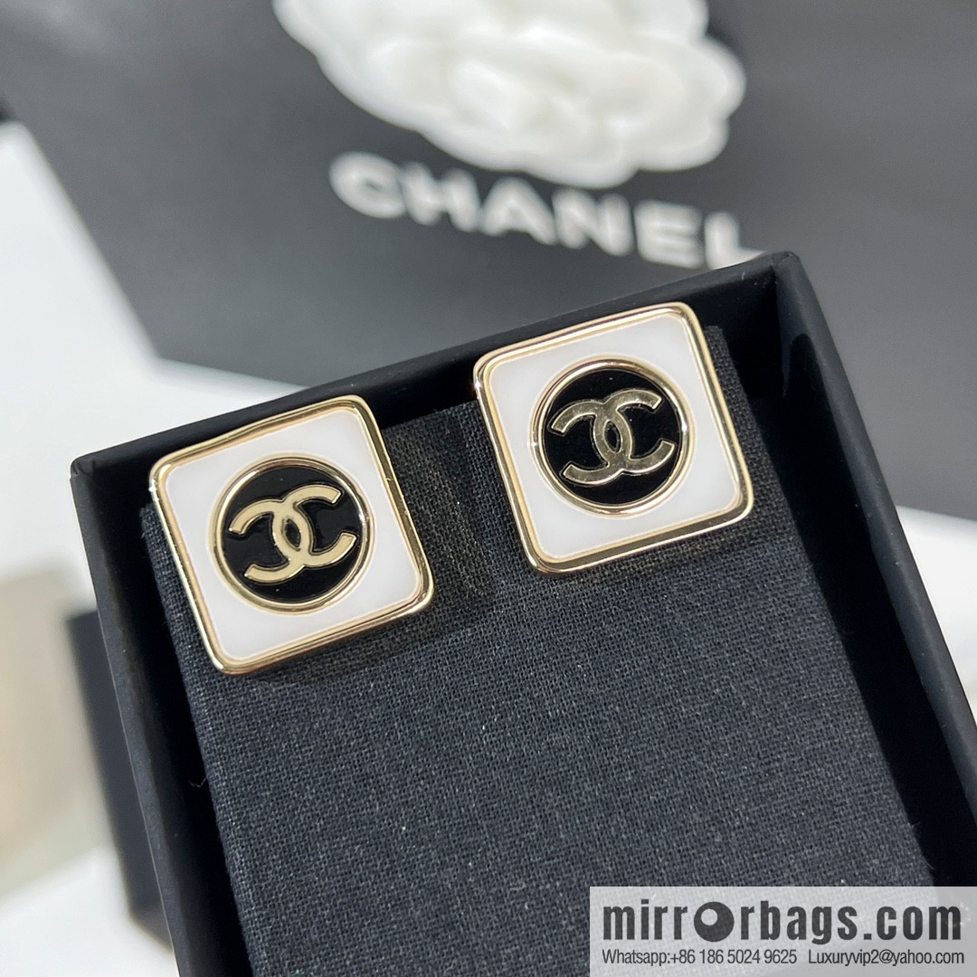 New ☑️ CHANEL Chanel double c square stud earrings