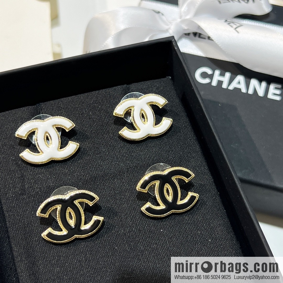 New ☑️ CHANEL Chanel double c enamel oil drop black and white stud earrings