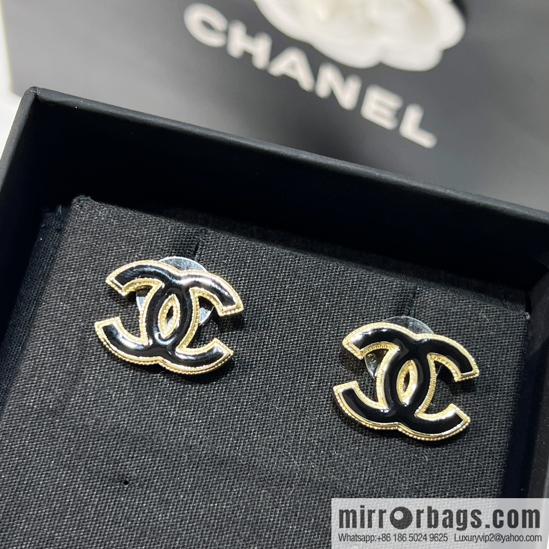 New ☑️ CHANEL Chanel double c enamel oil drop black and white stud earrings