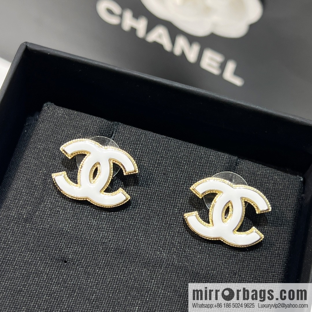 New ☑️ CHANEL Chanel double c enamel oil drop black and white stud earrings