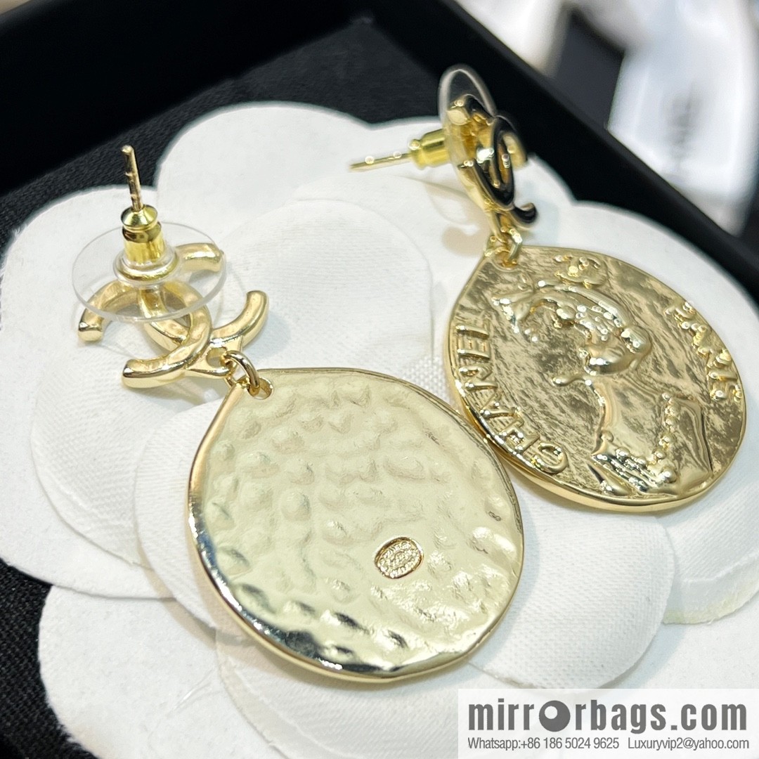 New ☑️ CHANEL Chanel double c gold portrait stud earrings