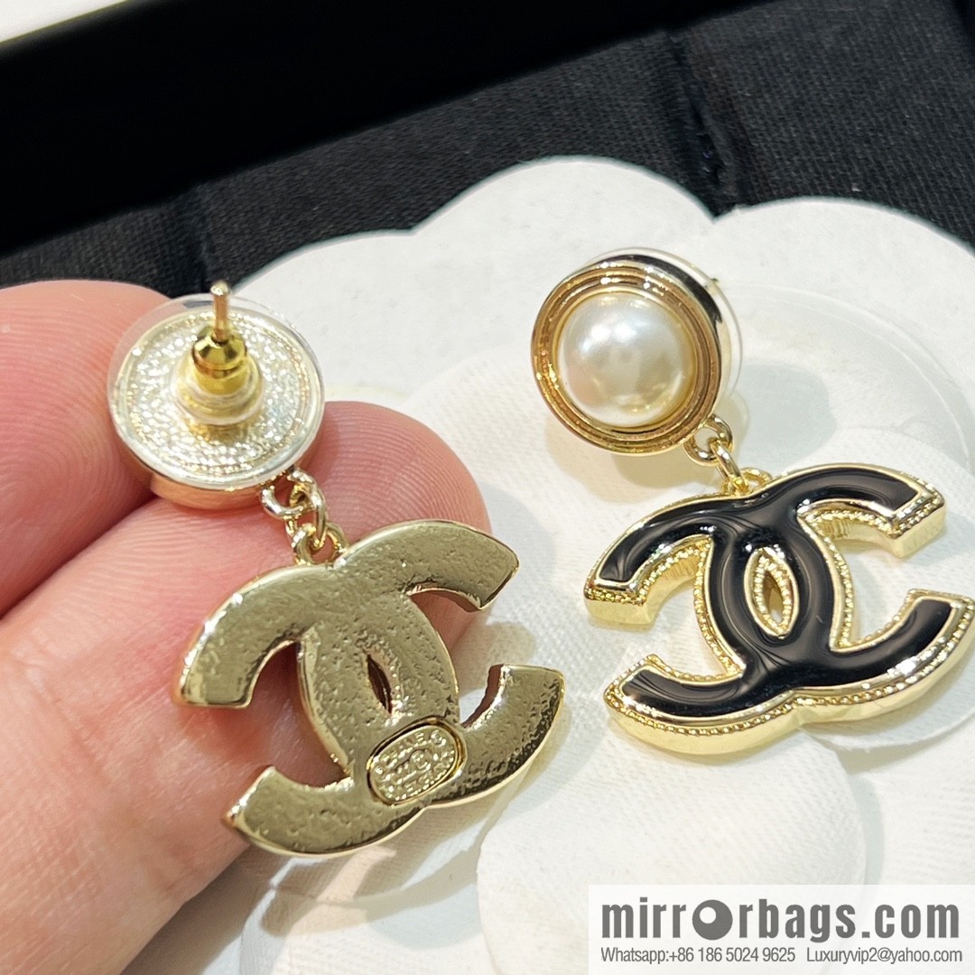 New ☑️ CHANEL Chanel double c pearl enamel oil stud earrings