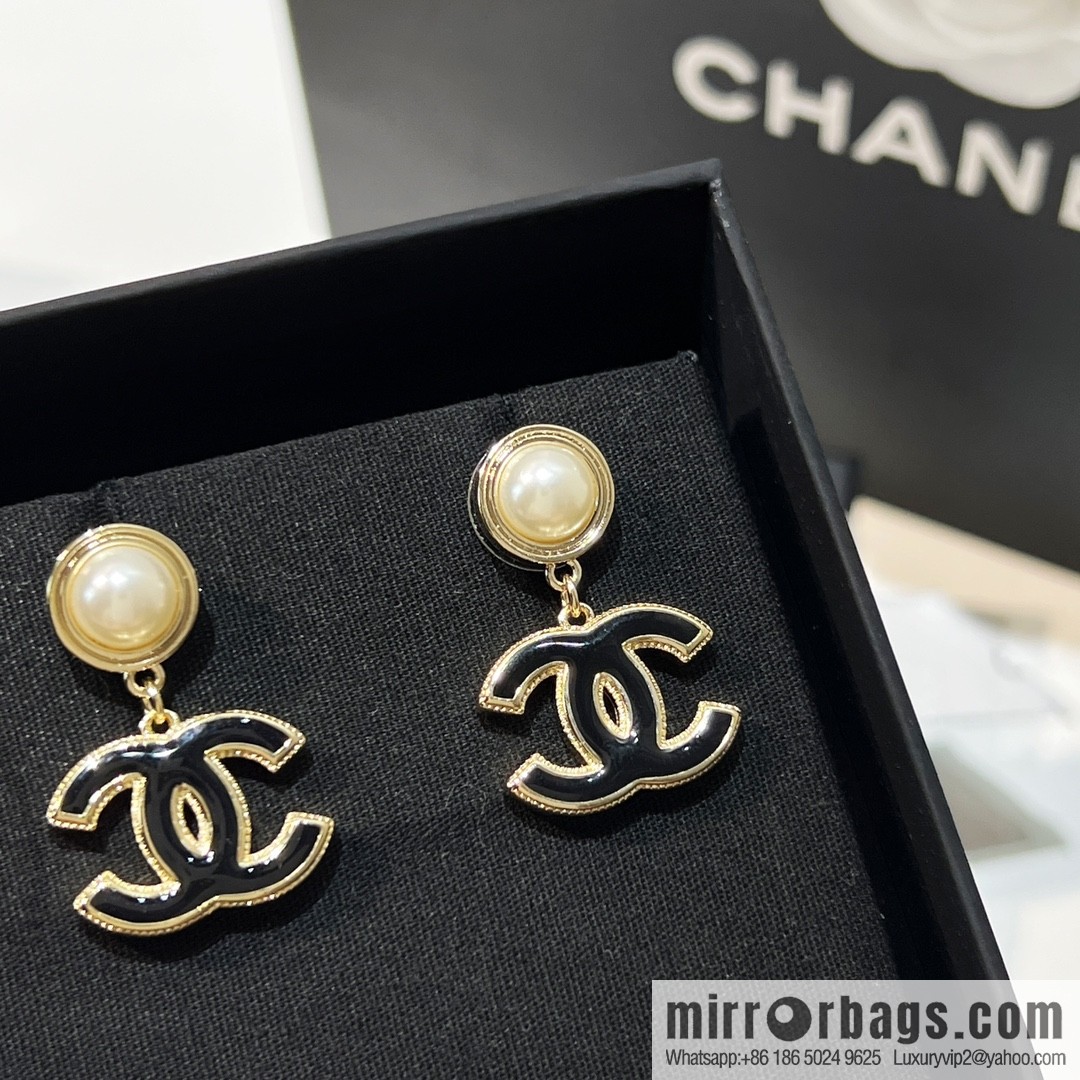 New ☑️ CHANEL Chanel double c pearl enamel oil stud earrings