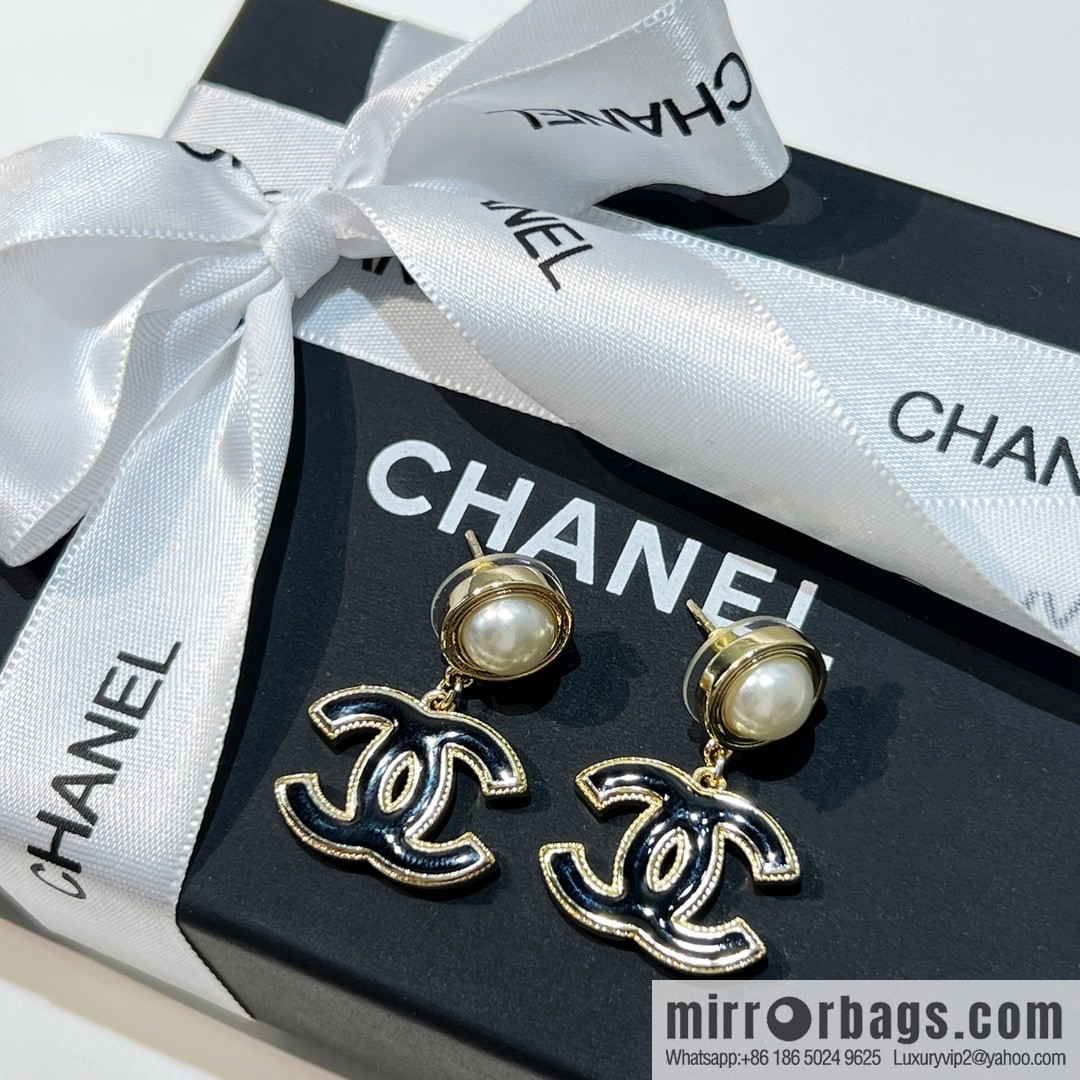 New ☑️ CHANEL Chanel double c pearl enamel oil stud earrings