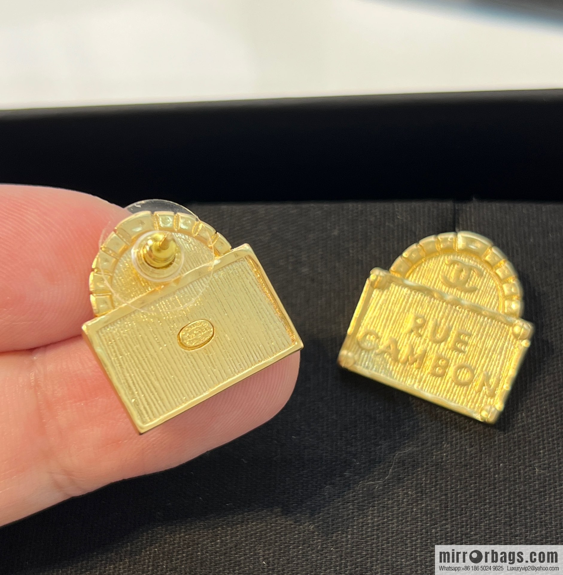 New ☑️ CHANEL Chanel double c gold bag 👜 stud earrings