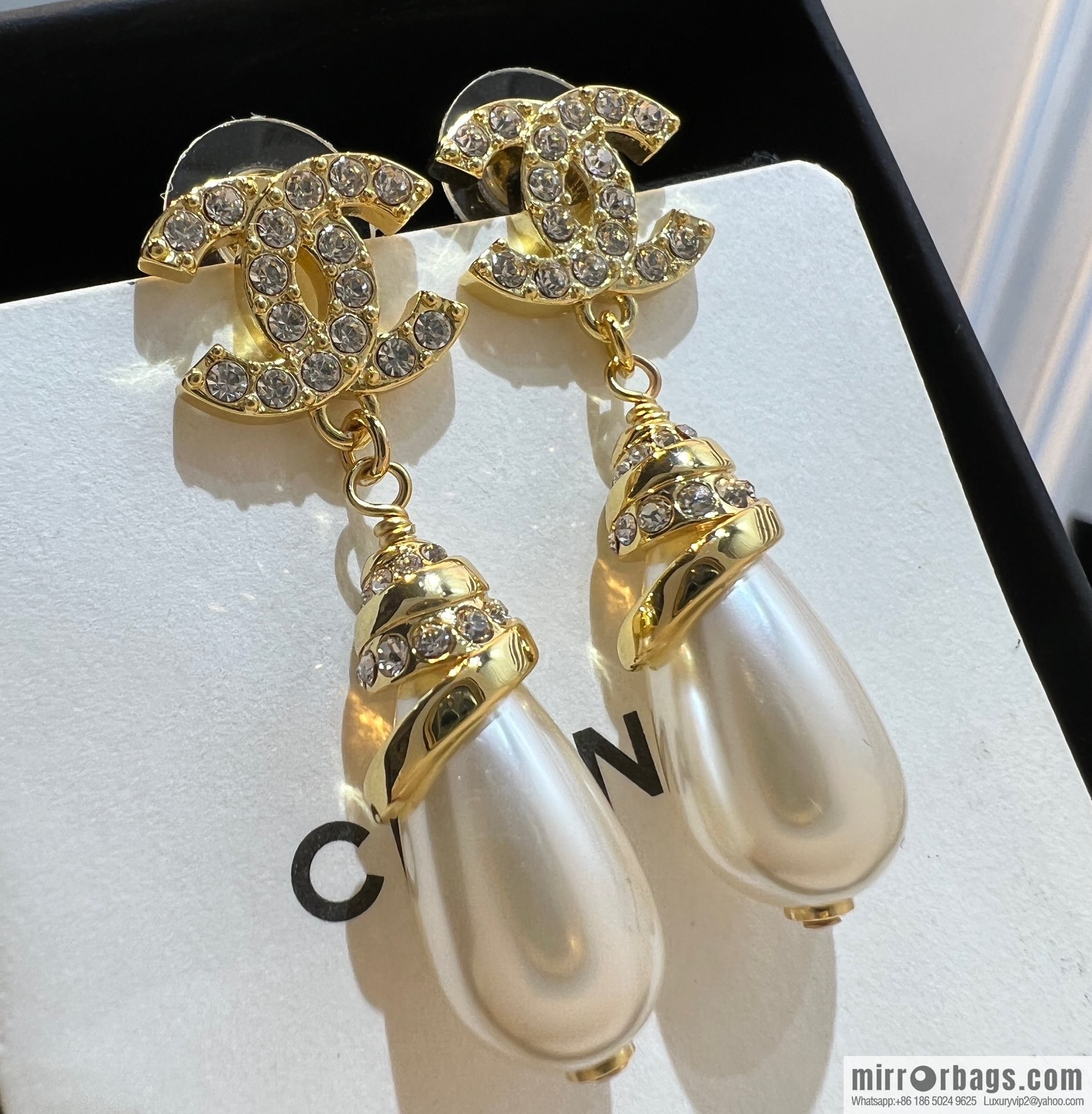 New ☑️ CHANEL Chanel double c full diamond pearl stud earrings