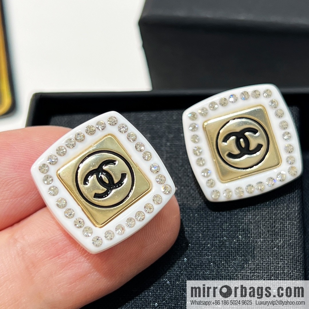 New ☑️ CHANEL Chanel double c square stud earrings