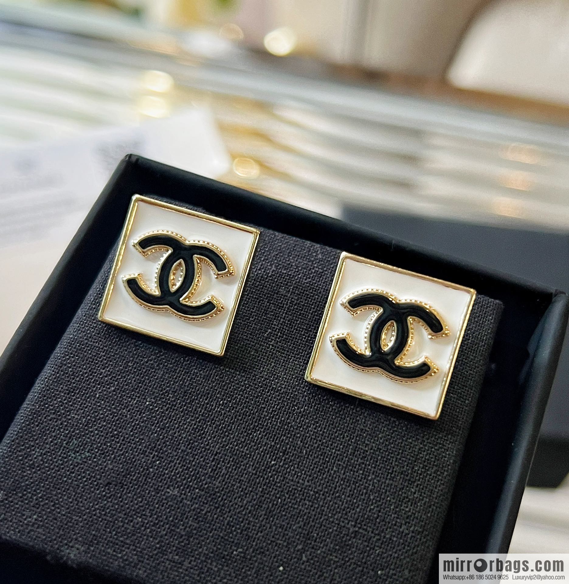 New ☑️ CHANEL Chanel double c square enamel stud earrings
