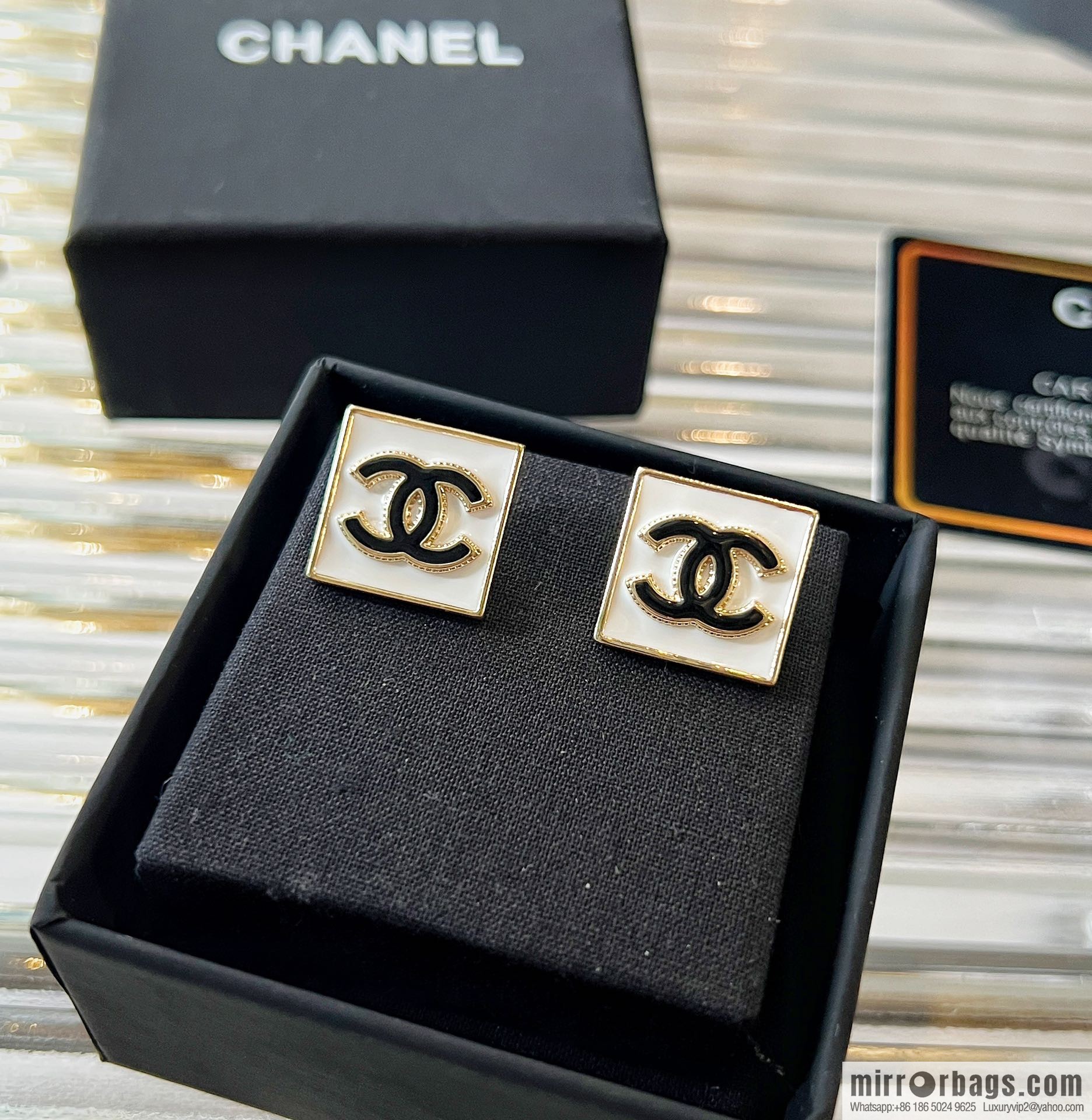 New ☑️ CHANEL Chanel double c square enamel stud earrings