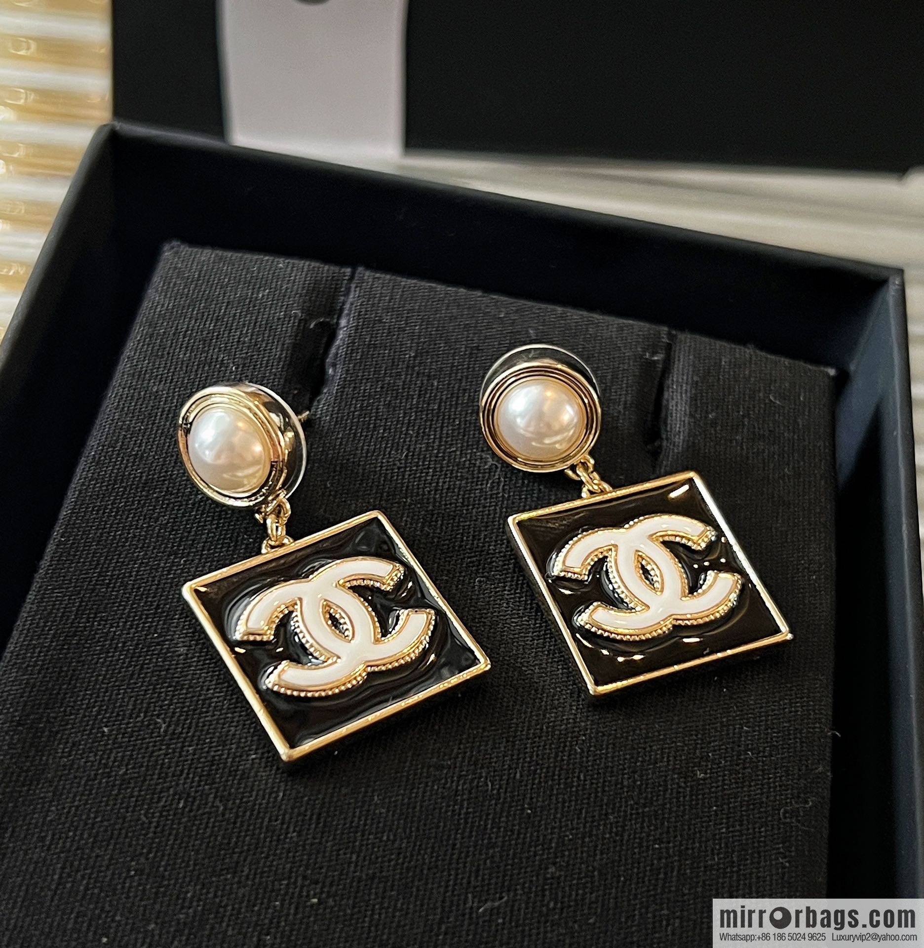 New ☑️ CHANEL Chanel double c pearl enamel oil stud earrings