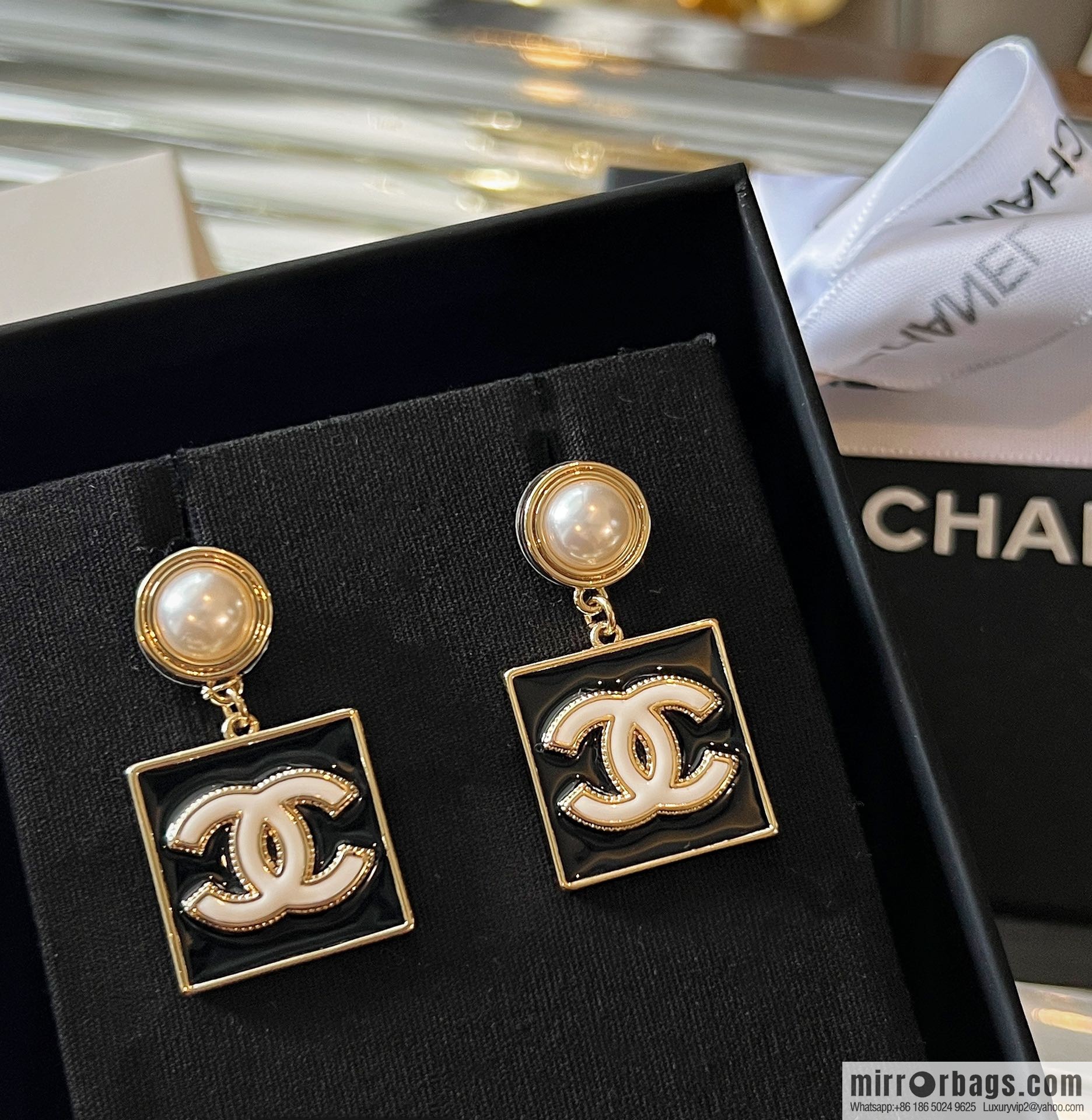 New ☑️ CHANEL Chanel double c pearl enamel oil stud earrings