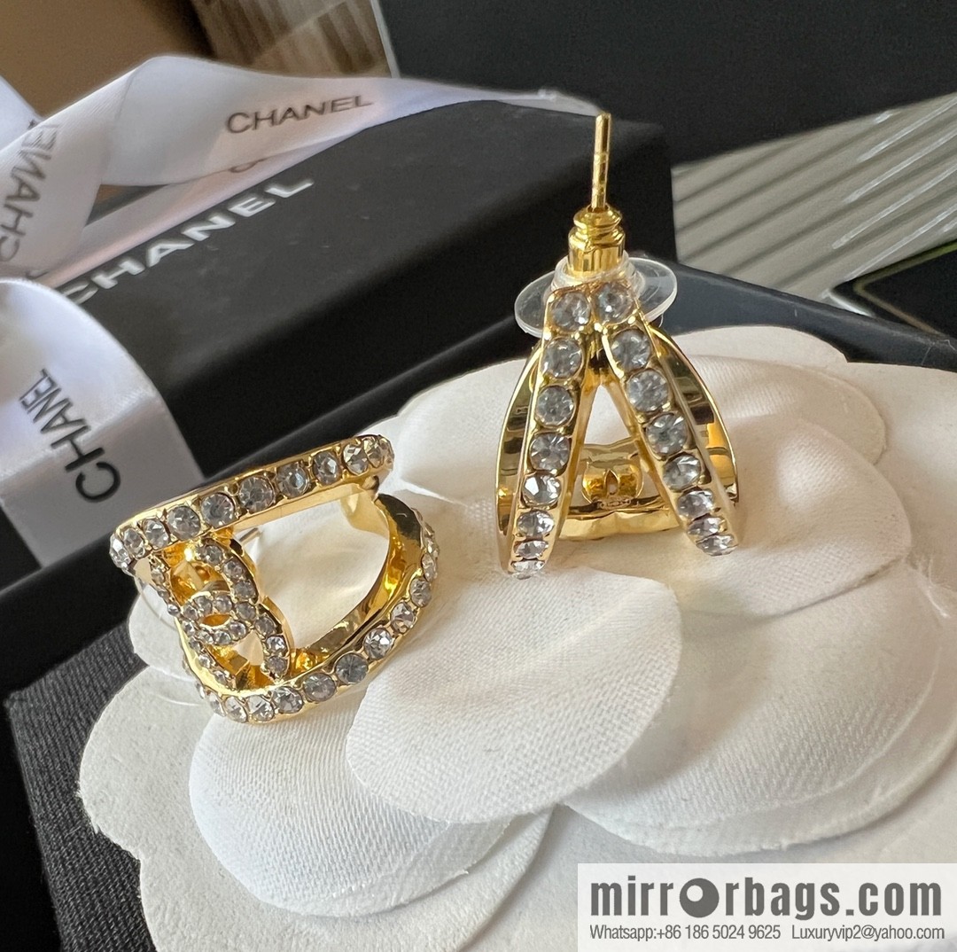 New ☑️ CHANEL Chanel double c full drill cut-out semicircular stud earrings