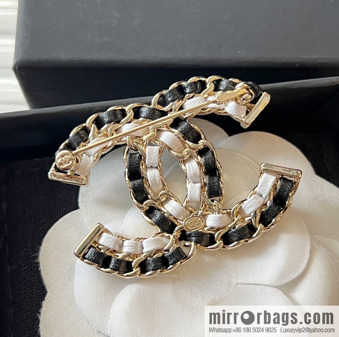 New ☑️ CHANEL Chanel double c black and white leather rope brooch