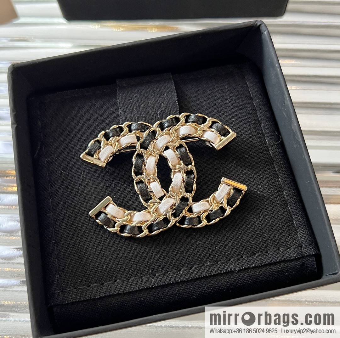 New ☑️ CHANEL Chanel double c black and white leather rope brooch