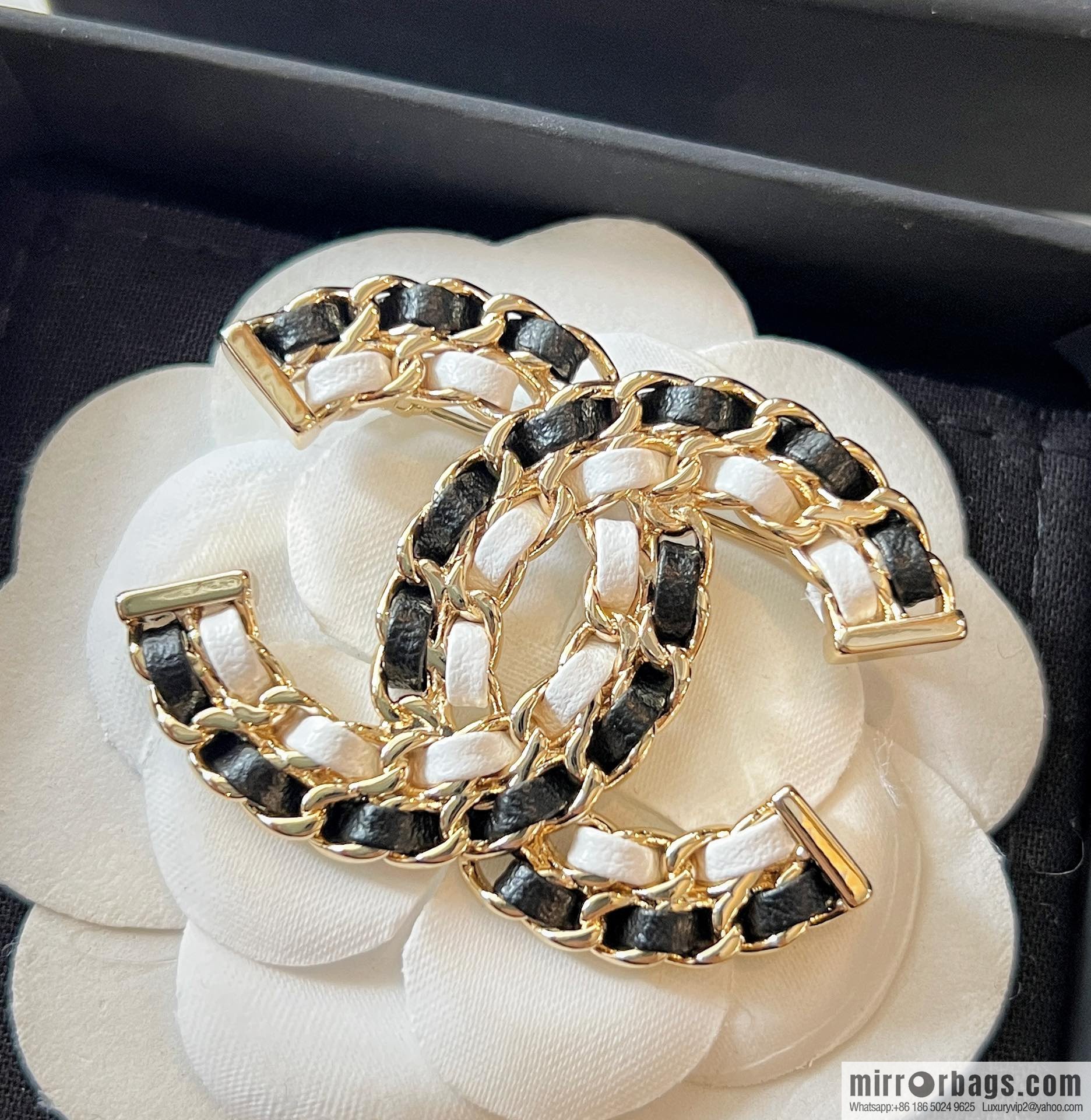 New ☑️ CHANEL Chanel double c black and white leather rope brooch
