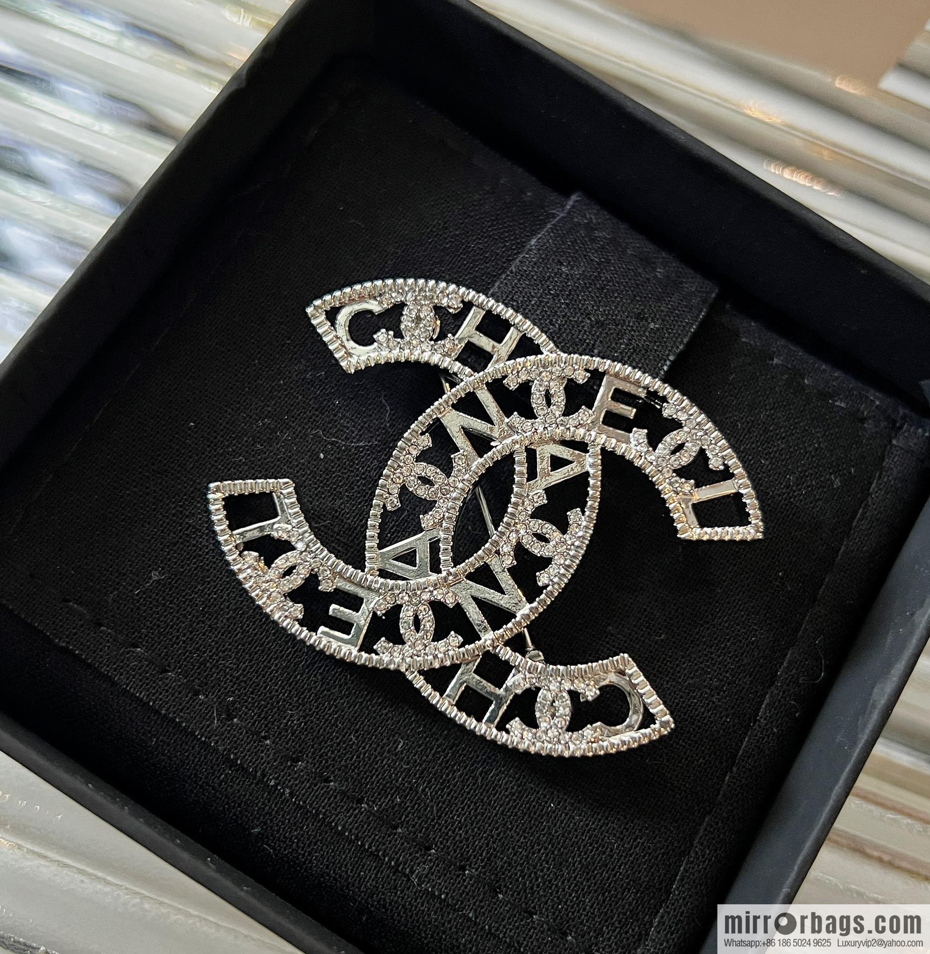 New ☑️ CHANEL Chanel double c cut-out full diamond brooch