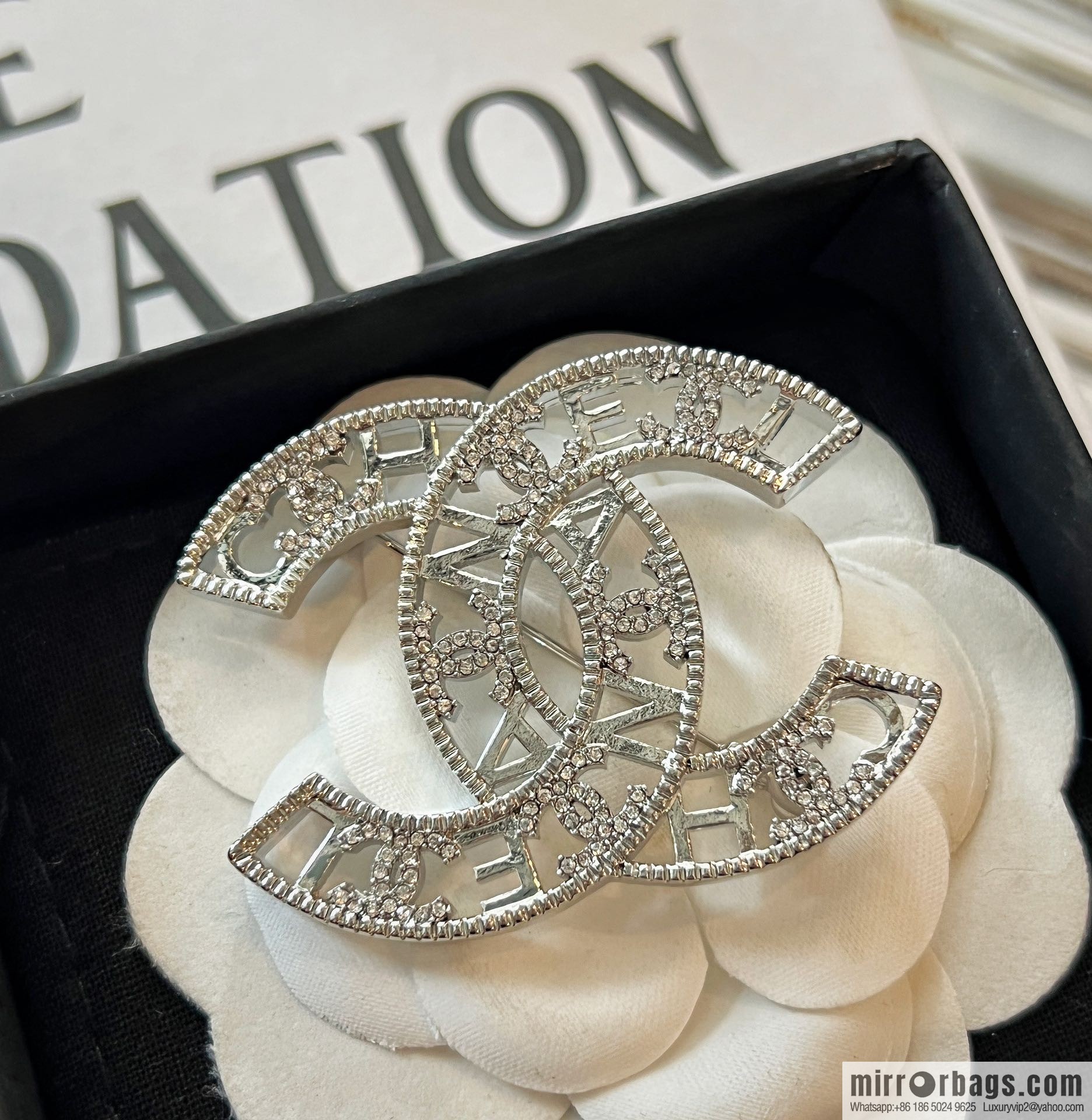 New ☑️ CHANEL Chanel double c cut-out full diamond brooch