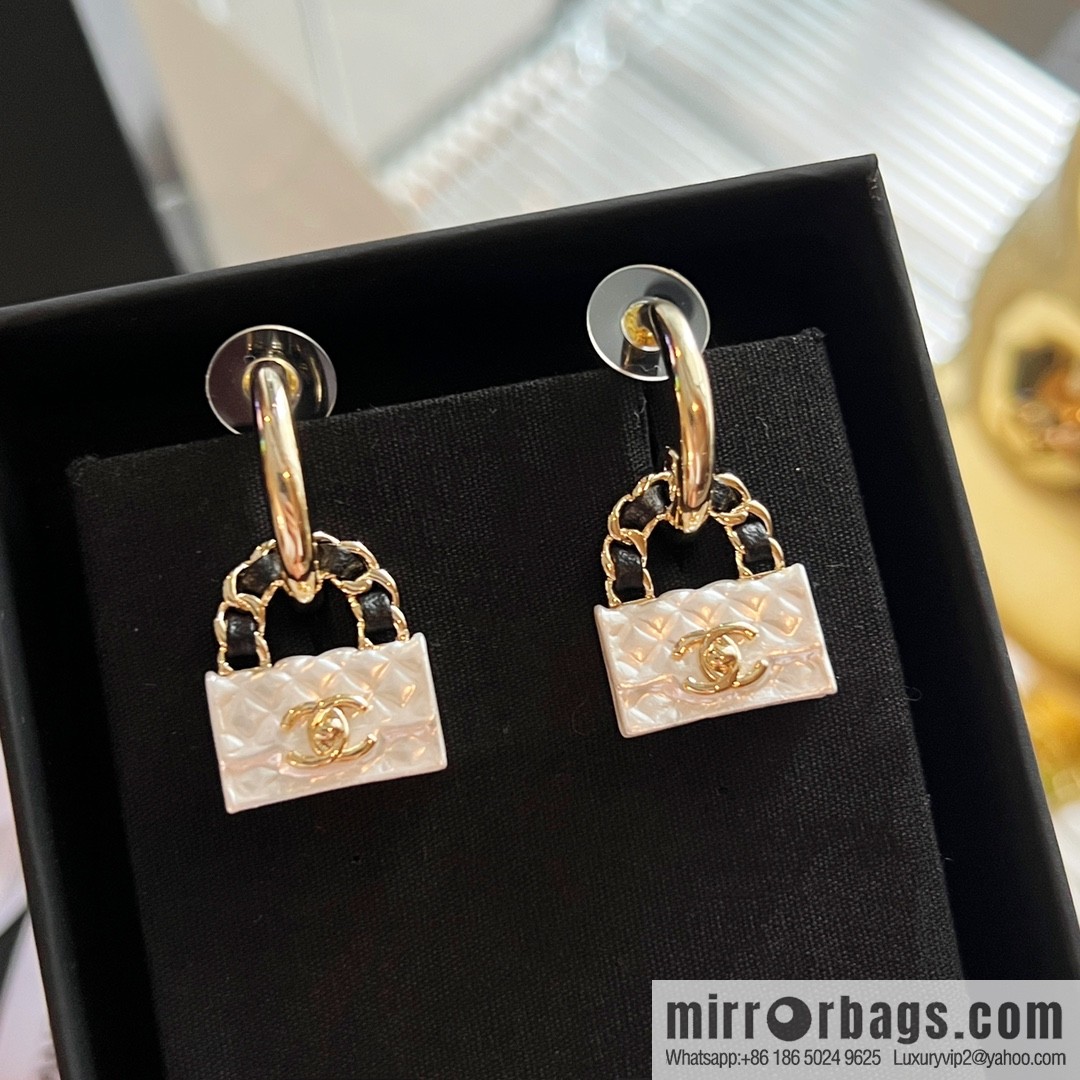 New ☑️ CHANEL Chanel double c bag 👜 stud earrings