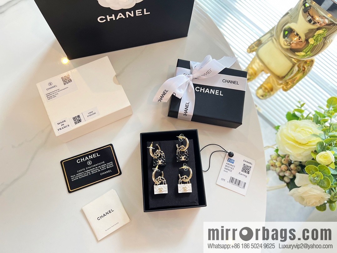 New ☑️ CHANEL Chanel double c bag 👜 stud earrings