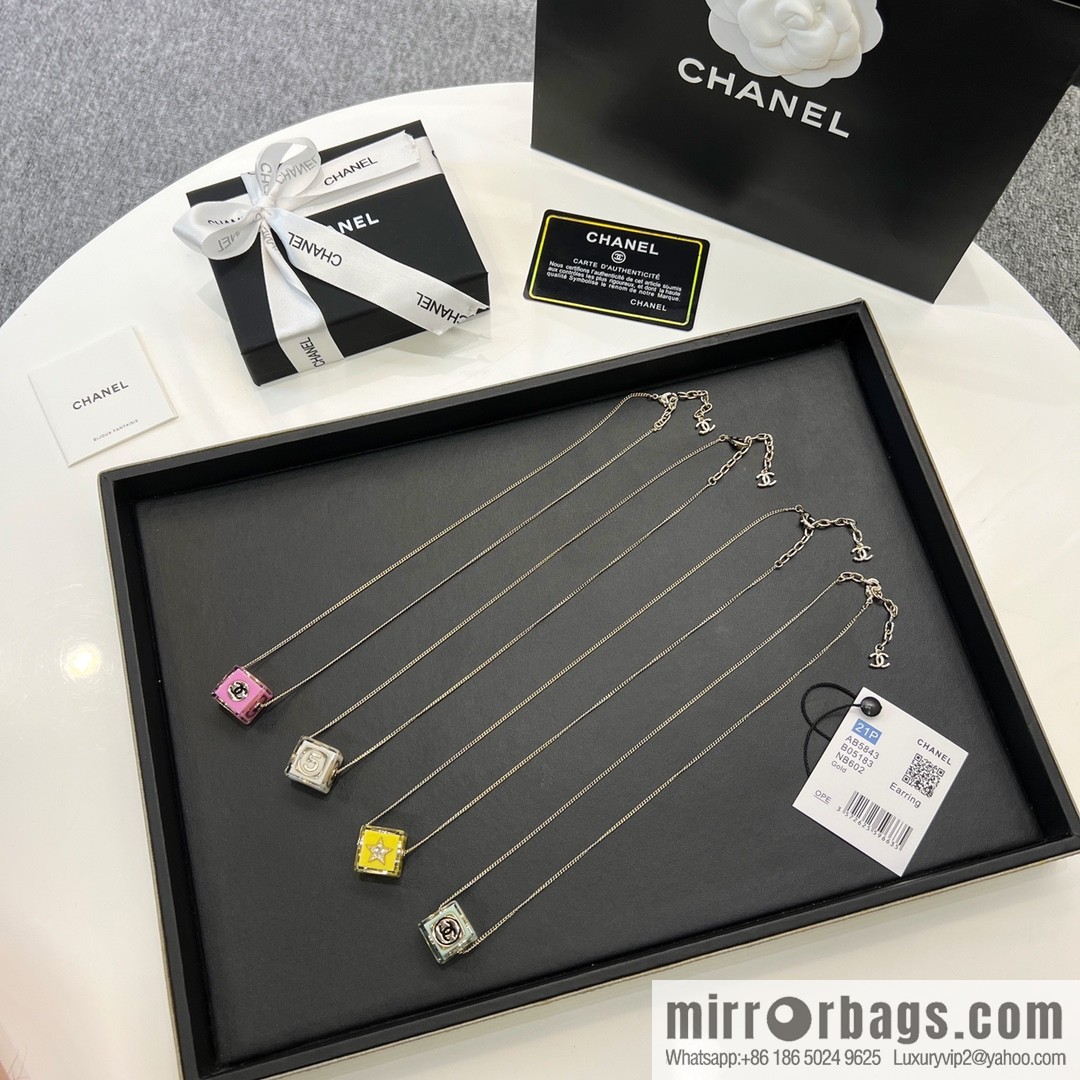 New ☑️ CHANEL Chanel dice 🎲 acrylic necklace