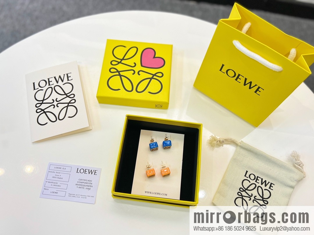 LOEWE Luo Yiwei enamel dripping oil moon cake stud earrings