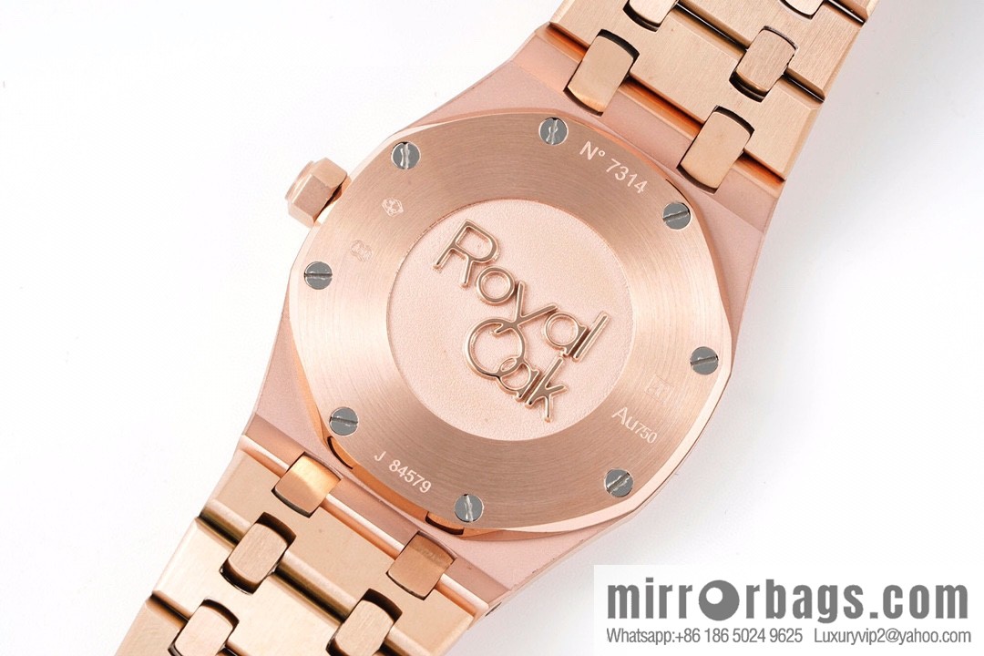 Audemars Piguet AP Royal Oak Quartz Women's Model 67651ST. ZZ.1261ST.01 Diameter 33mm