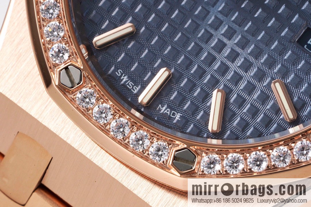 Audemars Piguet AP Royal Oak Quartz Women's Model 67651ST. ZZ.1261ST.01 Diameter 33mm