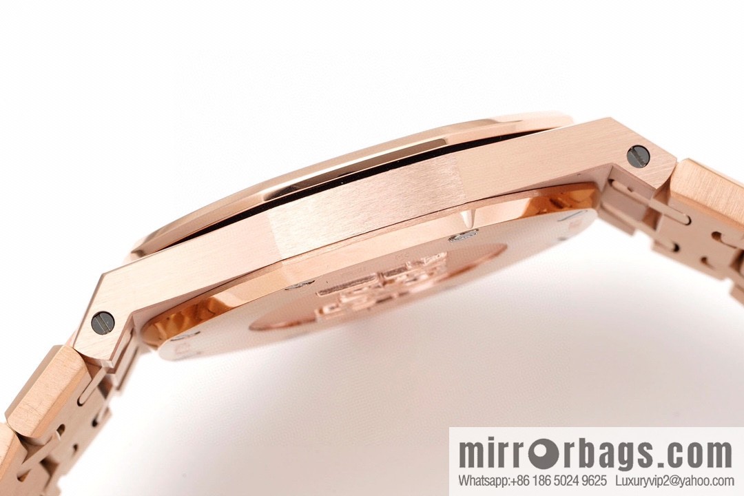 Audemars Piguet AP Royal Oak Quartz Women's Model 67651ST. ZZ.1261ST.01 Diameter 33mm